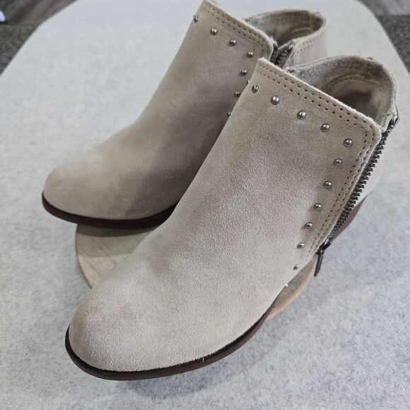 🐢 Minnetonka Suede Leather Cream Ankle Booties Riveted Size 6 - Picture 10 of 15